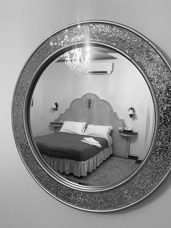 Palazzo Mari Suite & Rooms B&B Montevarchi Kültér fotó