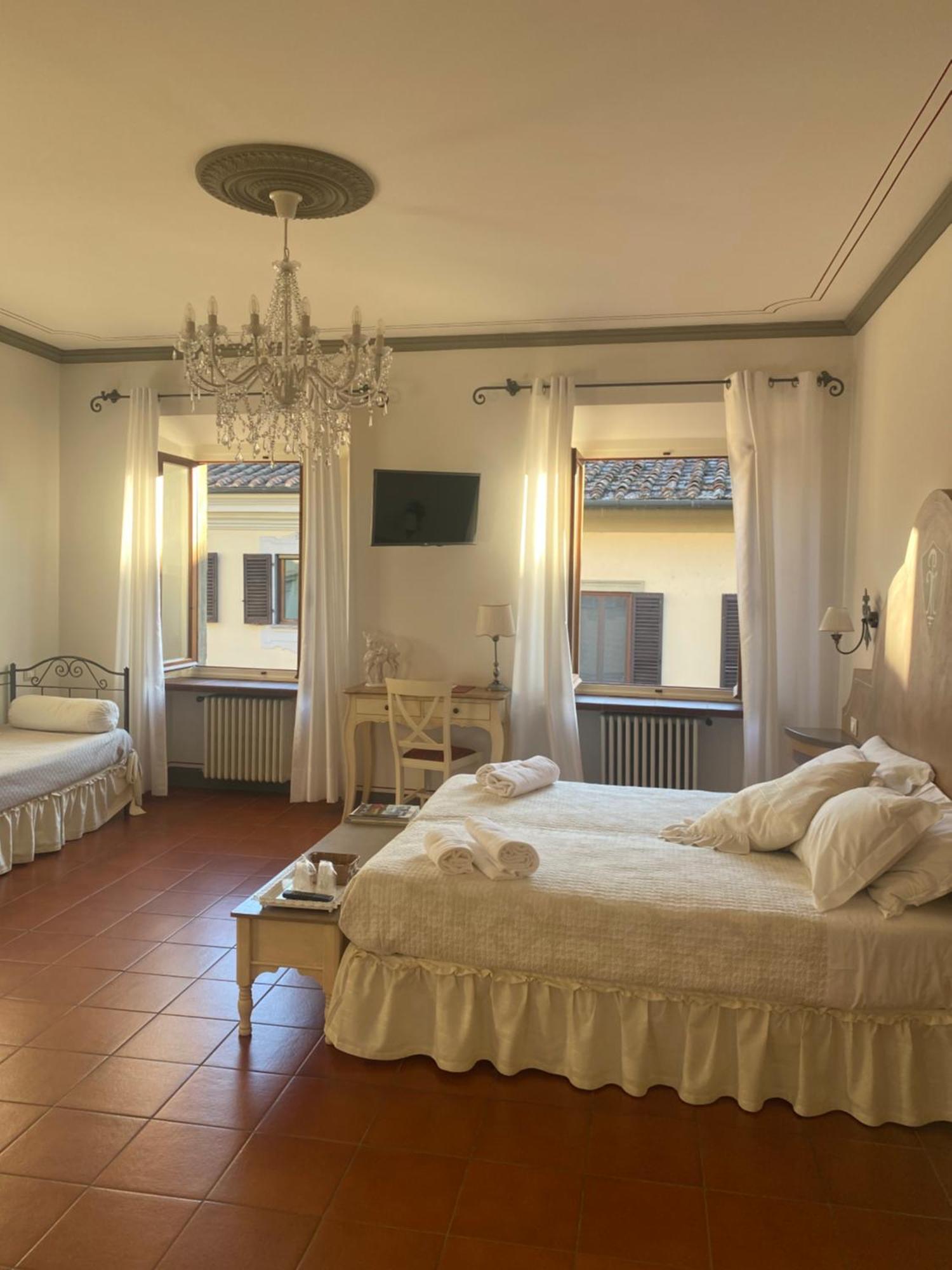 Palazzo Mari Suite & Rooms B&B Montevarchi Kültér fotó