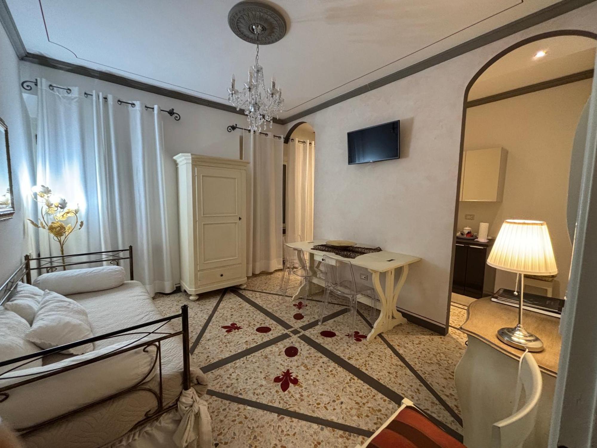Palazzo Mari Suite & Rooms B&B Montevarchi Kültér fotó