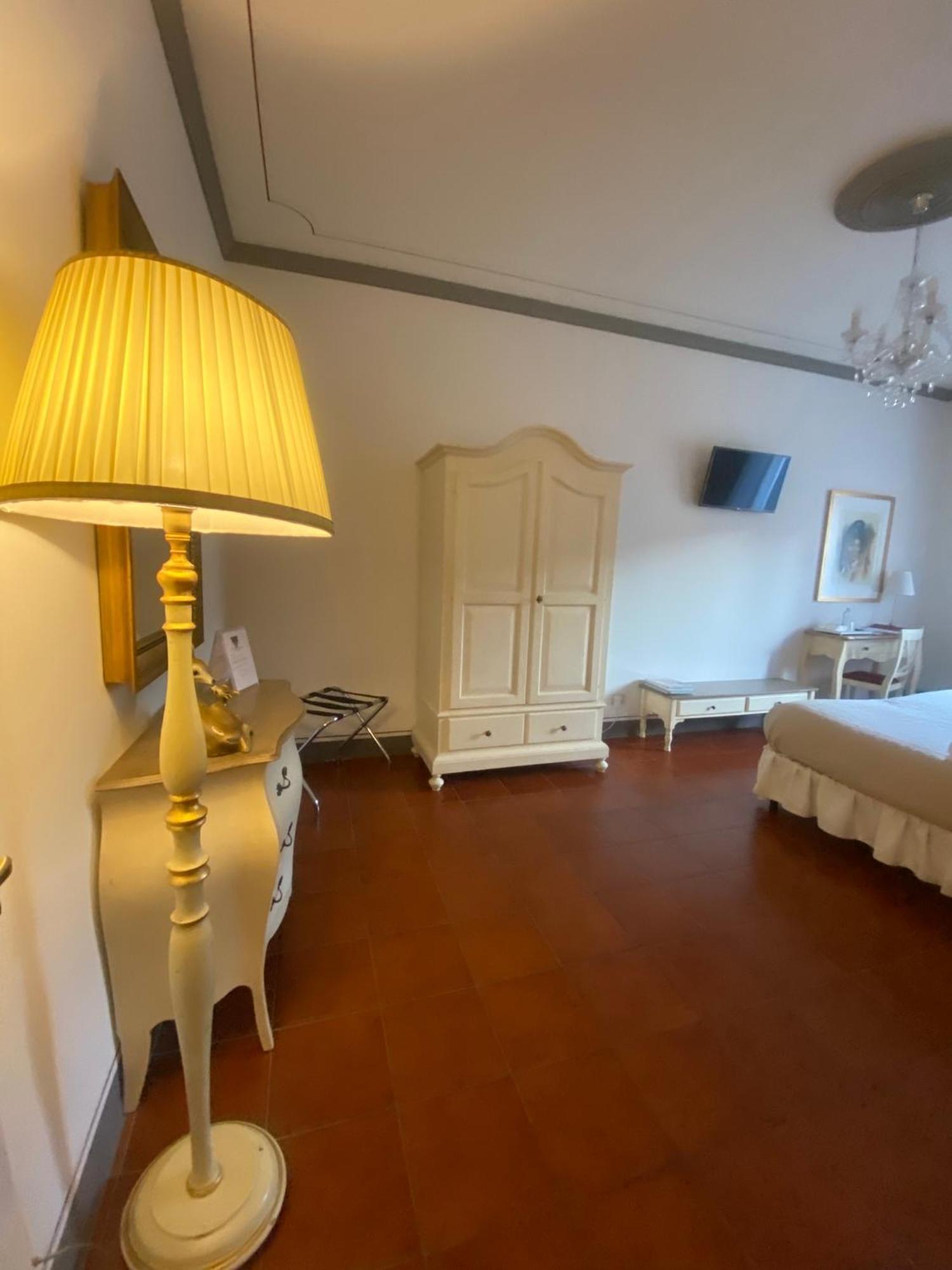 Palazzo Mari Suite & Rooms B&B Montevarchi Kültér fotó