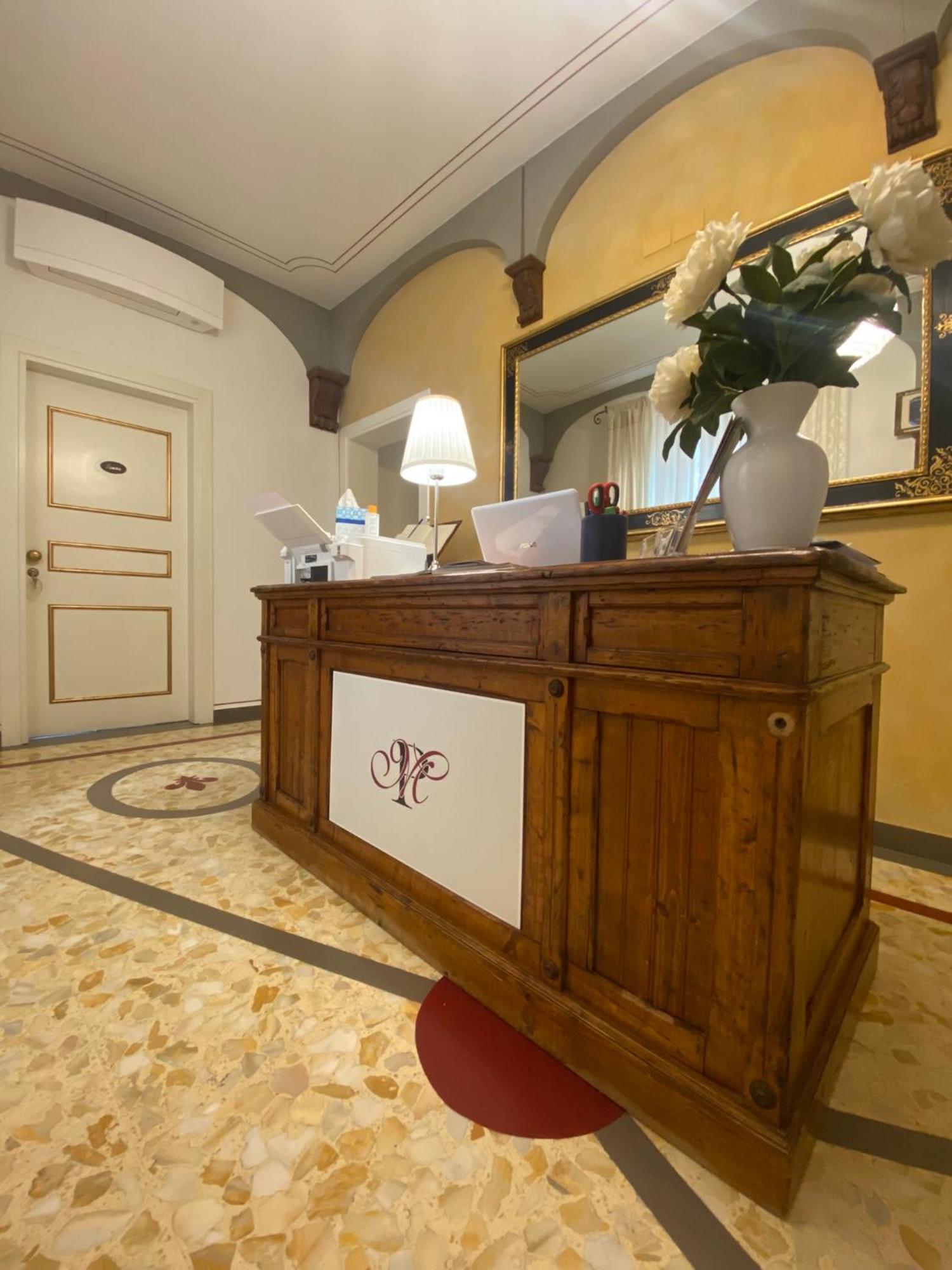Palazzo Mari Suite & Rooms B&B Montevarchi Kültér fotó