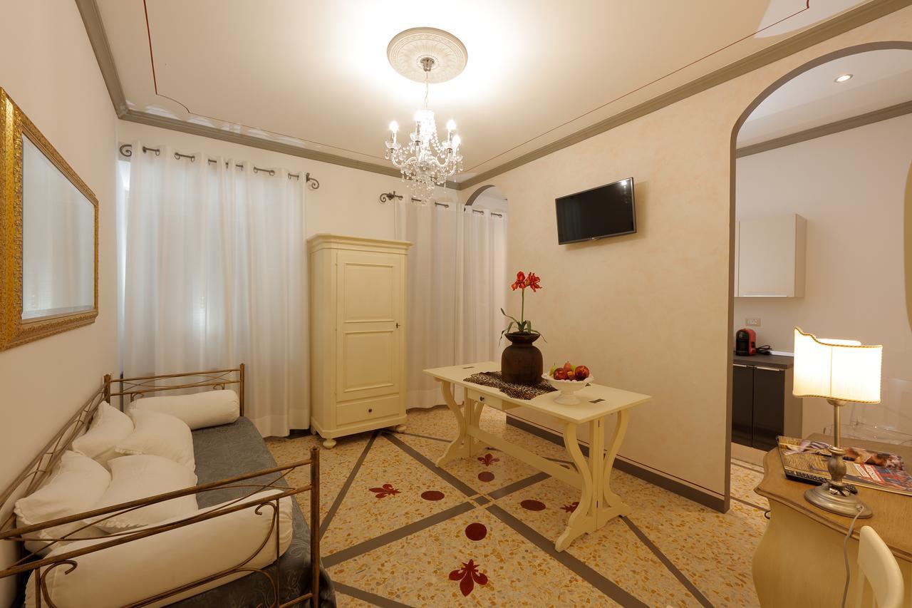 Palazzo Mari Suite & Rooms B&B Montevarchi Kültér fotó