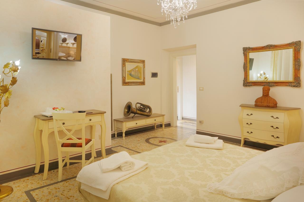 Palazzo Mari Suite & Rooms B&B Montevarchi Kültér fotó