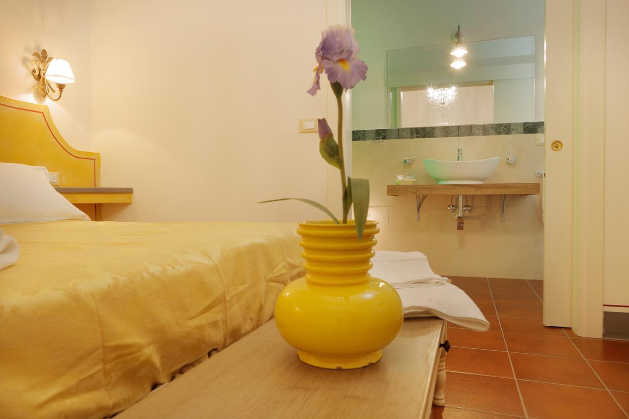 Palazzo Mari Suite & Rooms B&B Montevarchi Kültér fotó