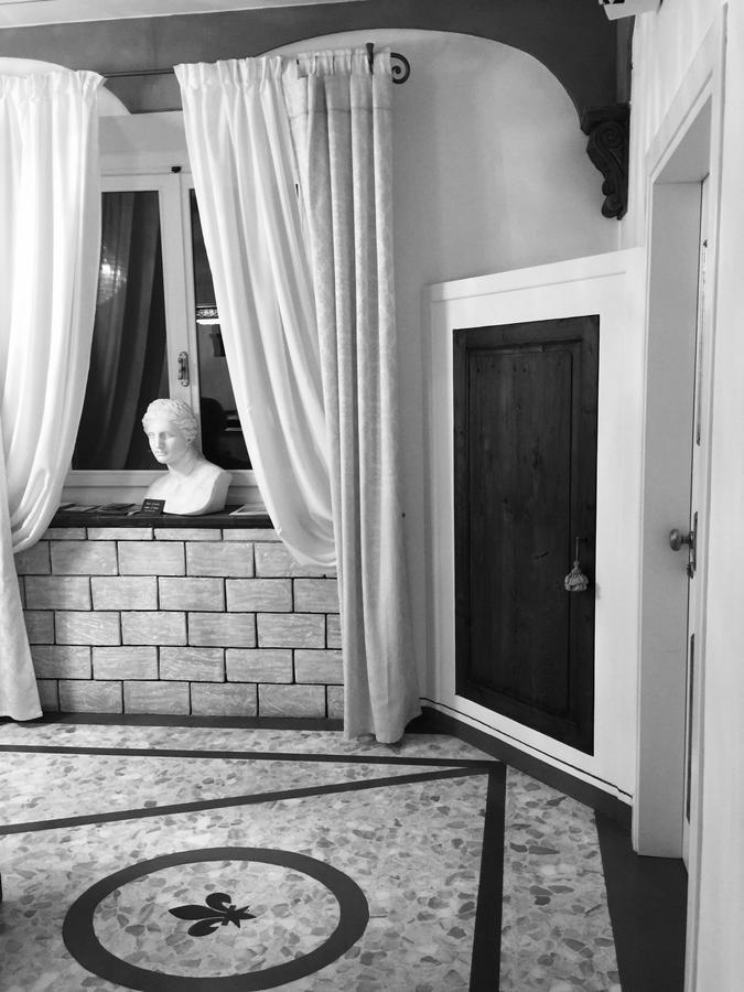 Palazzo Mari Suite & Rooms B&B Montevarchi Kültér fotó